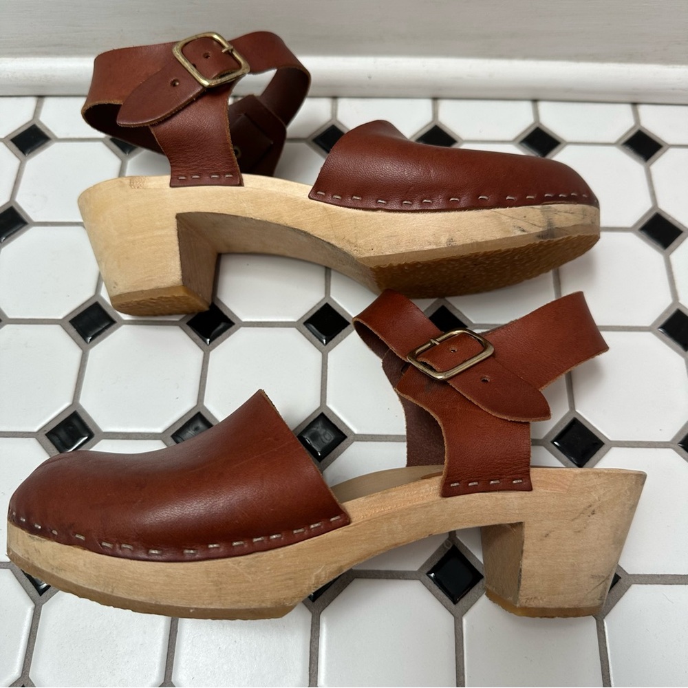 Bryr Brown Leather Ankle-Strap Clogs - Picture 7 of 12